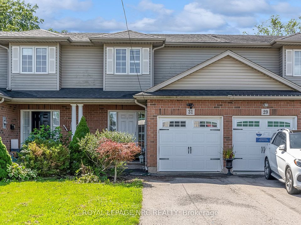 1st image of 31 1/2 Thorold Rd E