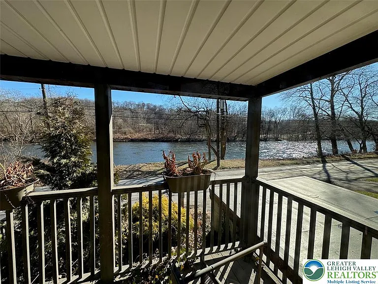 312 Lehigh Dr — Photo 6