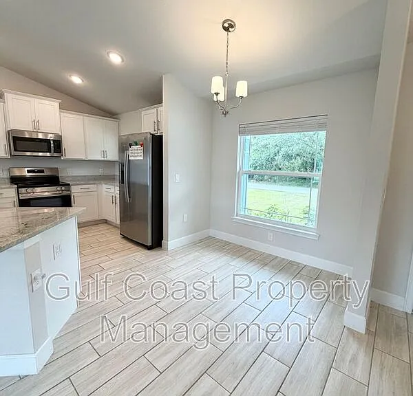 4865 Manila Ave — Photo 5