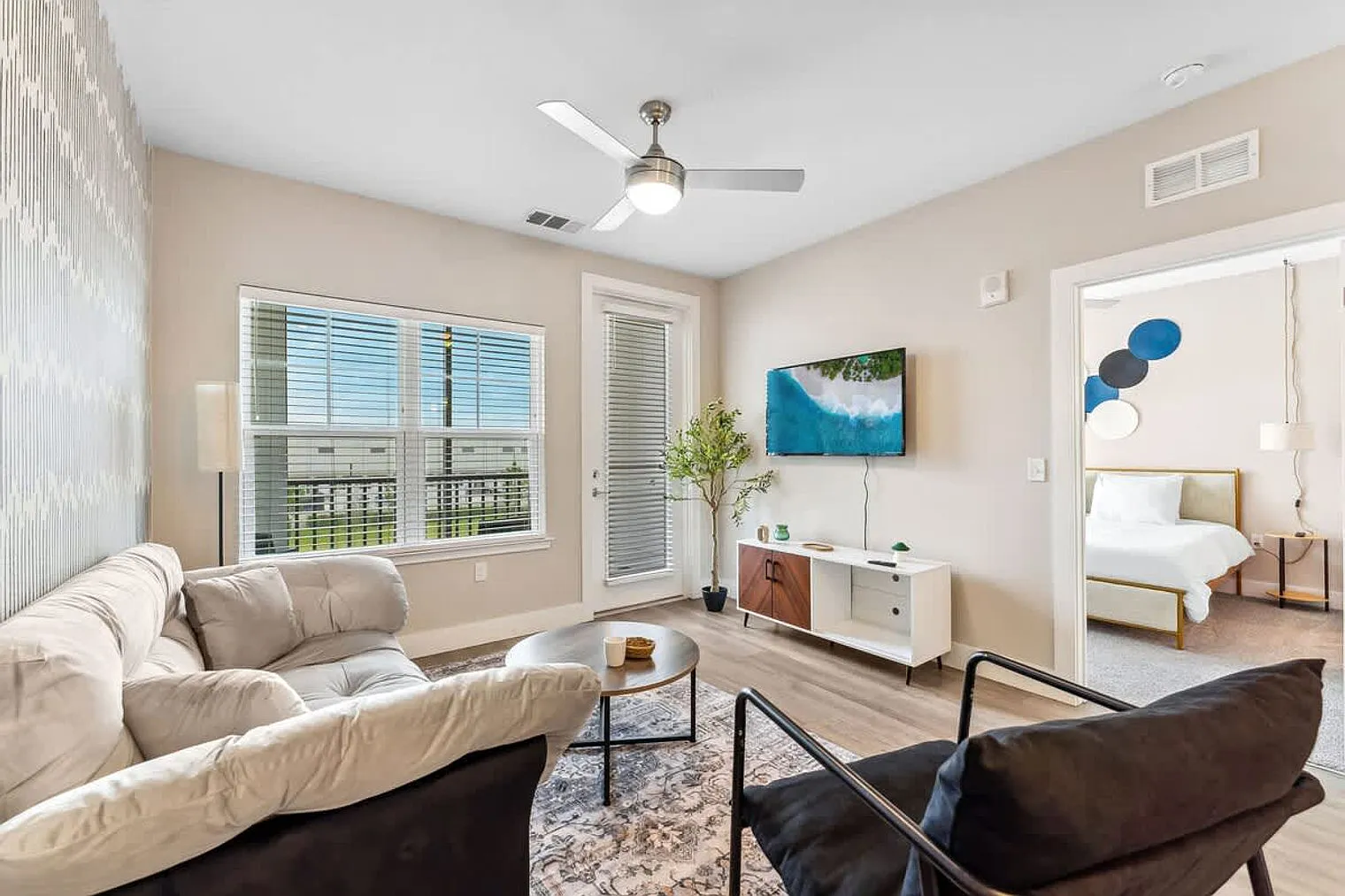 1 bed, 1.0 bath, $3,743 — Photo 3
