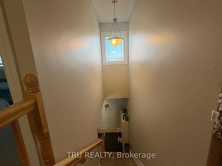 684 Beatrice Dr — Photo 27