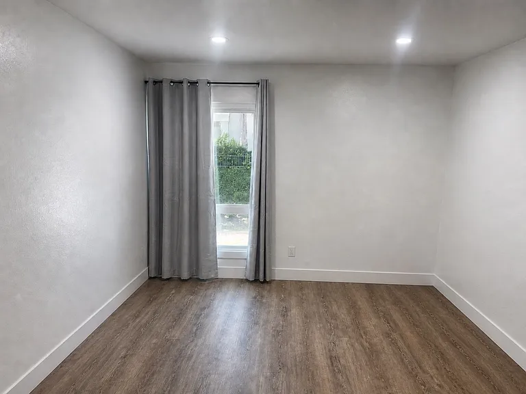 15201 Santa Gertrudes Ave #Y105 — Photo 12