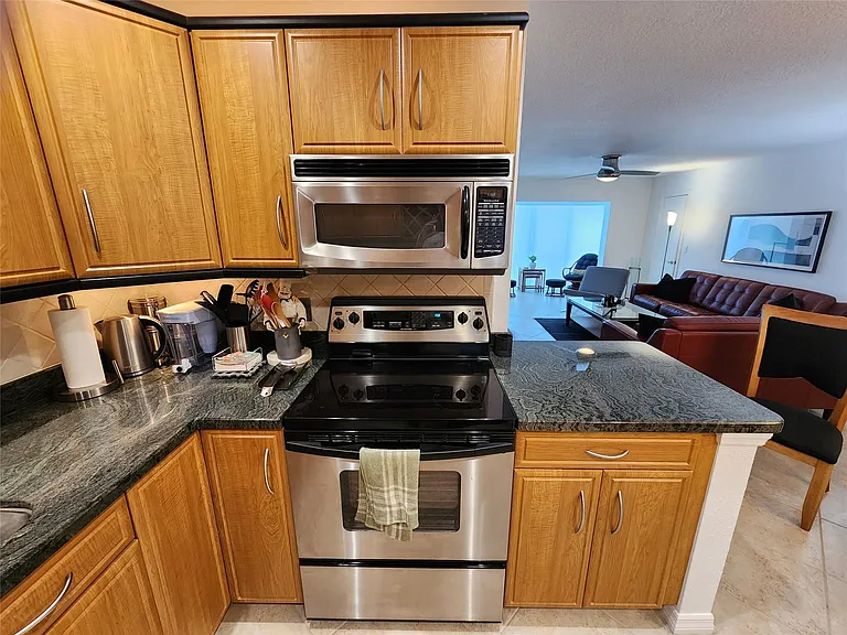 6437 Bay Club Dr #4 — Photo 24