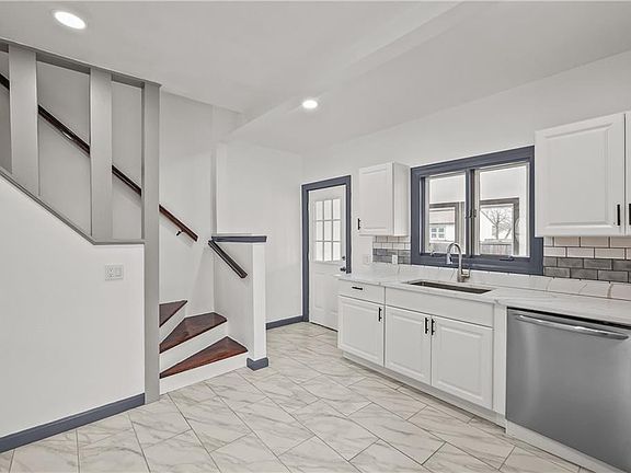 4th image of 49 Baird Ave