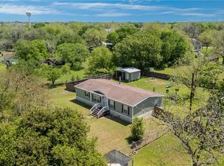 468 W 6th St, Yorktown, TX 78164