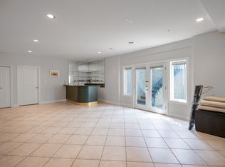 2350 W 36th Ave, Vancouver, BC V6M 1L6