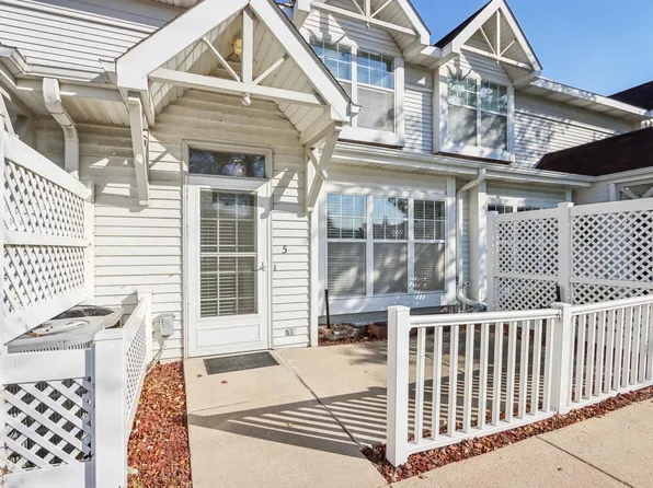 3330 East College AVENUE #5, Cudahy, WI 53110