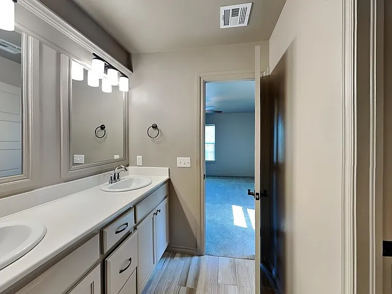 509 N Main St — Photo 9