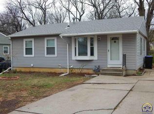 872 SE Brookside Dr, Topeka, KS 66607