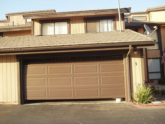2 CAR GARAGE