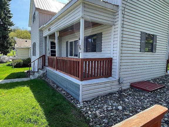 3rd image of 902 S Middle St