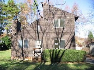 7509 Bearsfoot Ln, Charlotte, NC 28227