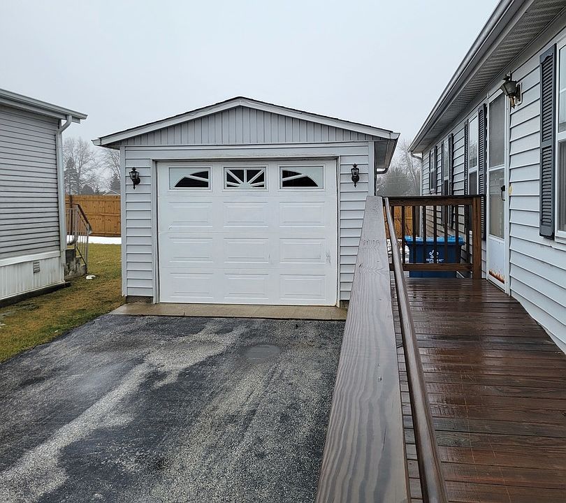 2nd image of 4921 W Augusta Blvd