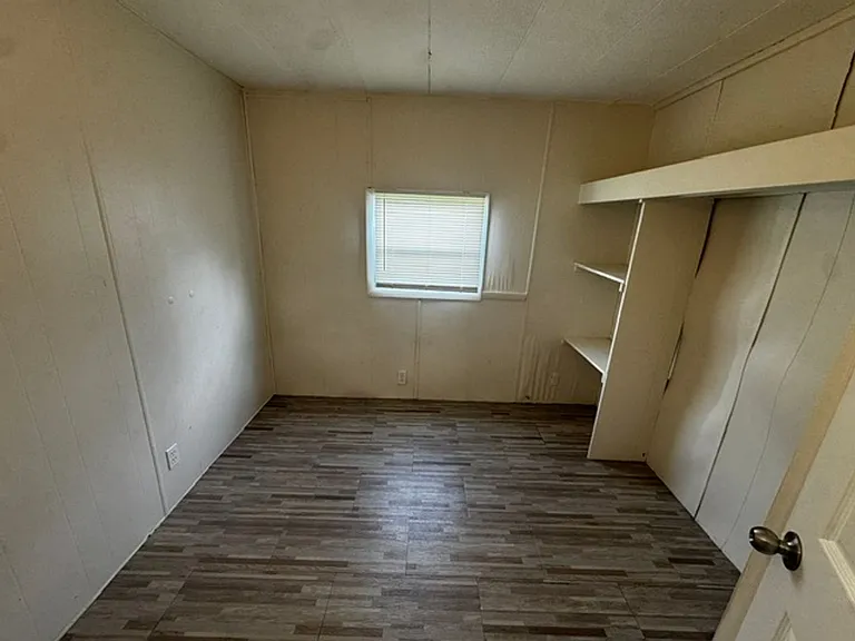 7205 Commons Blvd — Photo 8
