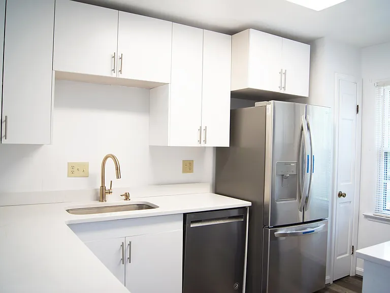 9771 Bunker Hill Ln — Photo 1