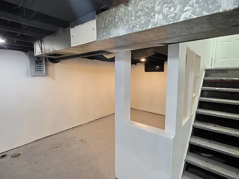 11415 Auburn St — Photo 24