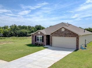 2006 S Lakin Ln, Claremore, OK 74019