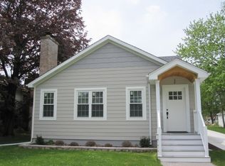 6106 Lee Ave, Downers Grove, IL 60516