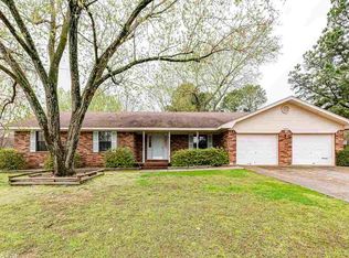 203 Country Club Rd, Conway, AR 72034