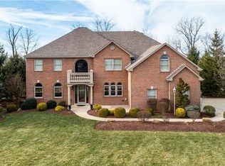 213 Farmington Dr, Venetia, PA