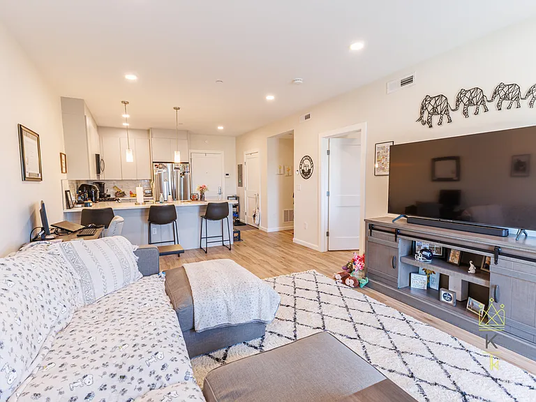 458 Washington St #304 — Photo 3