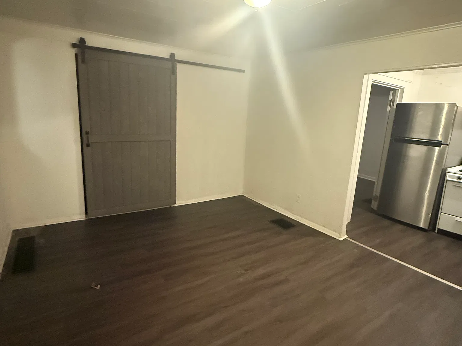 1 bed, 400 sqft, $1,000 — Photo 1