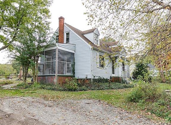 2nd image of 205 N Oak Ave