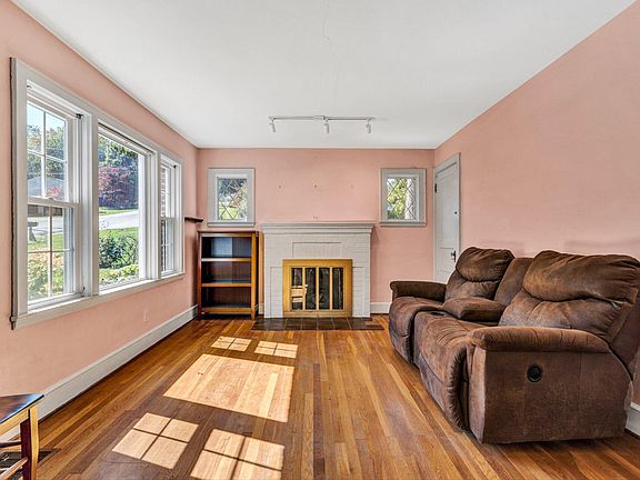 5th image of 3515 Brandywine Ave