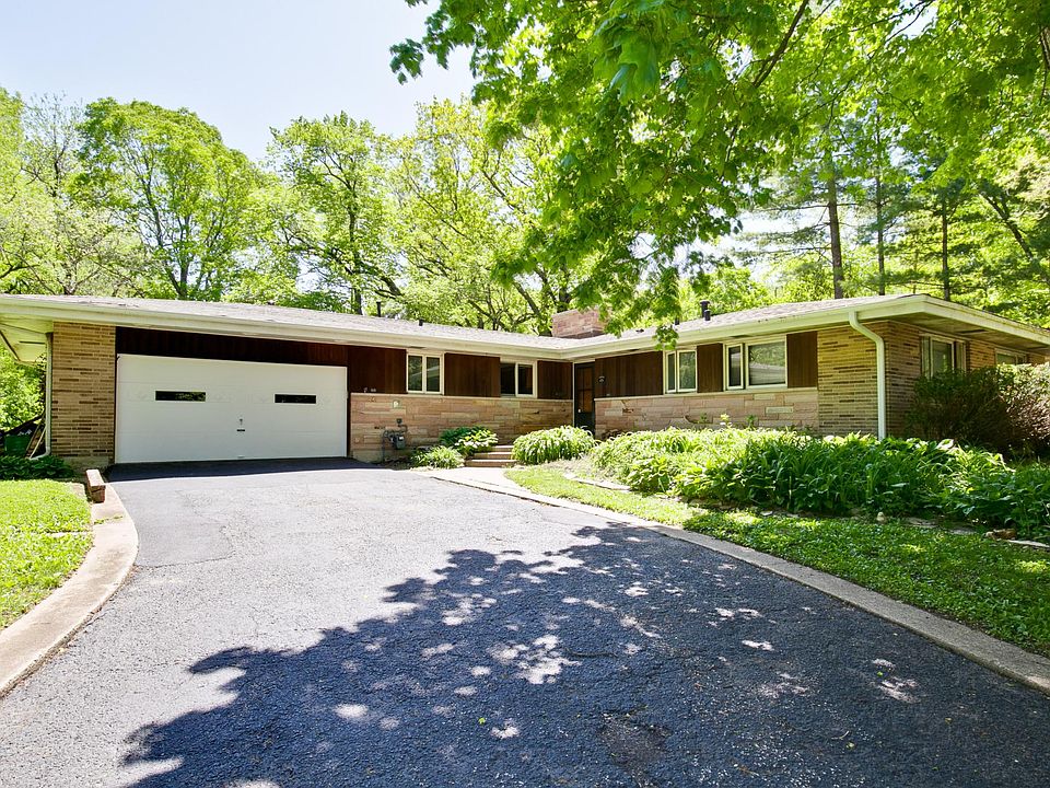 86 Lincolnshire Drive