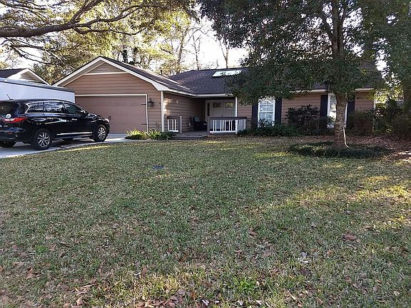 2nd image of 123 Blue Heron Dr