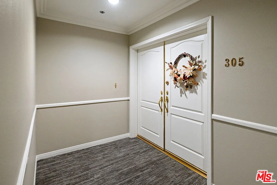 3 bed, 2.5 bath, 1965 sqft, $8,750 — Photo 2
