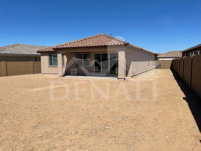 4622 N 192nd Ln — Photo 21