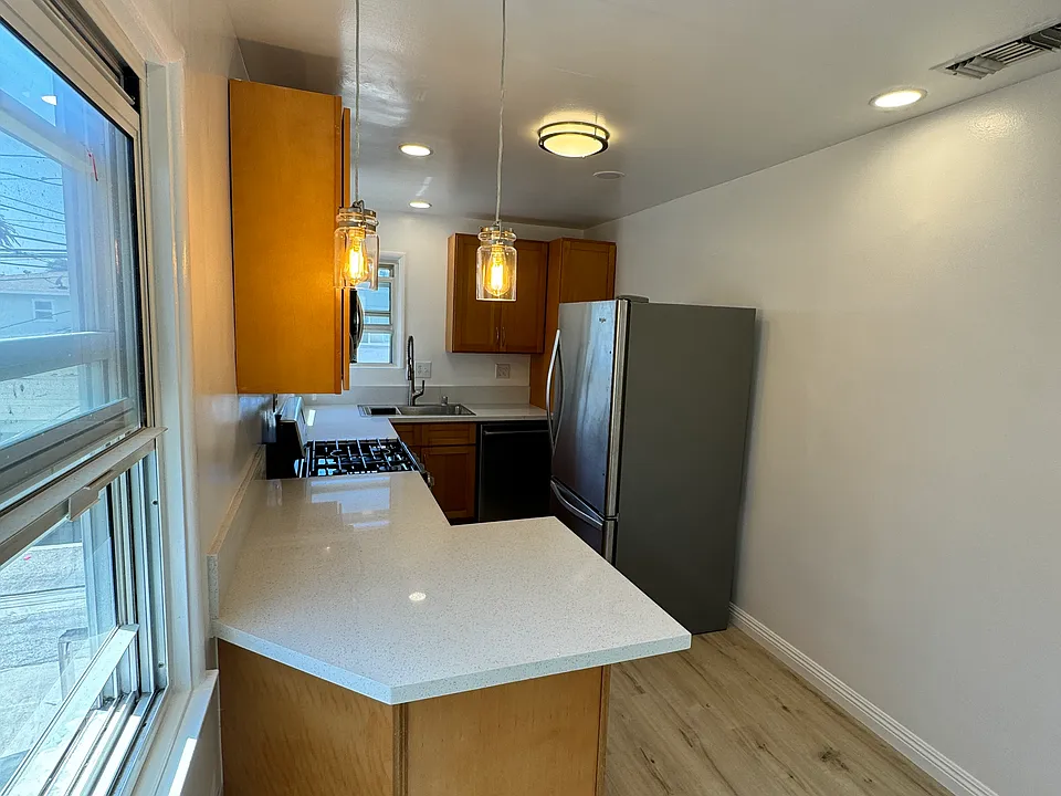 821 Myrtle Ave #C