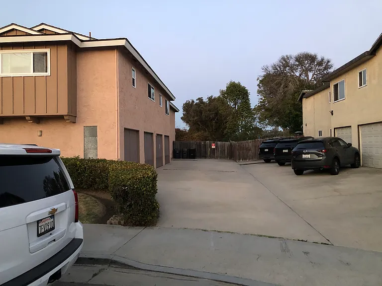 16522 Pro Cir #B — Photo 3