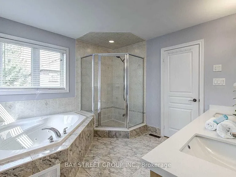 134 Ascalon Dr #UPPER — Photo 18