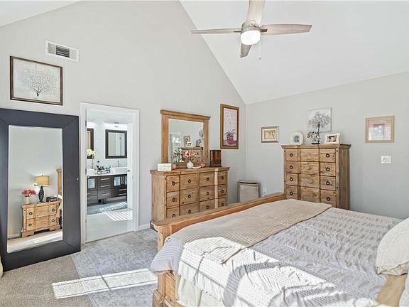 2nd image of 180 Harper Rd