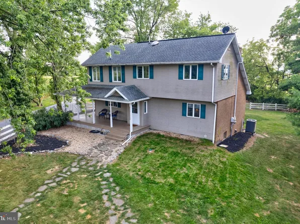 6073 Montgomery Church Rd, Greencastle, PA 17225