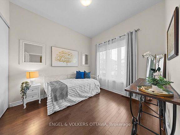 5th image of 629 Bruxelles St