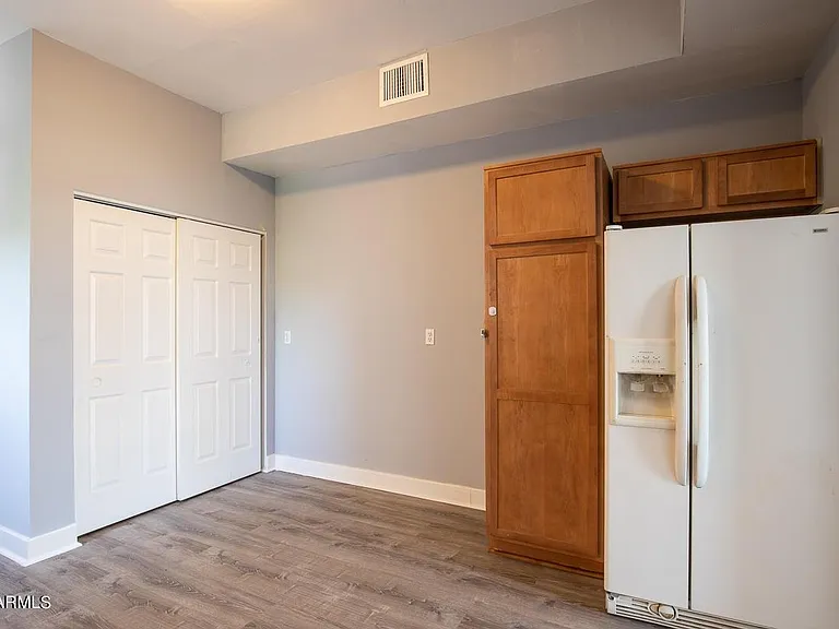 137 N 11th Ave #B — Photo 4