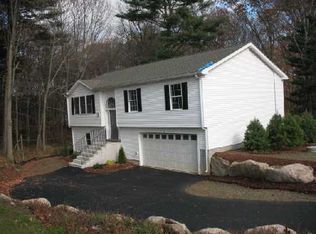 7 Dodd St, Coventry, RI 02816