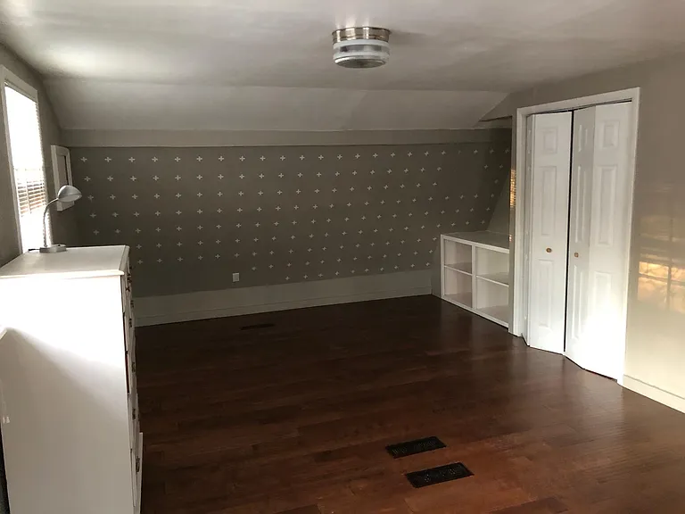 Bedroom/Sitting area