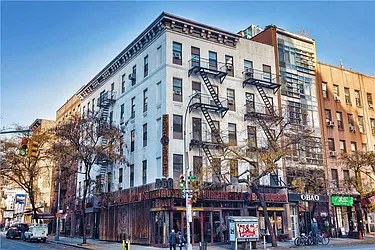 401 West 45th Street in Hell&#39;s Kitchen