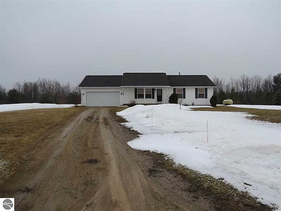 2nd image of 8560 King Arthurs Ct