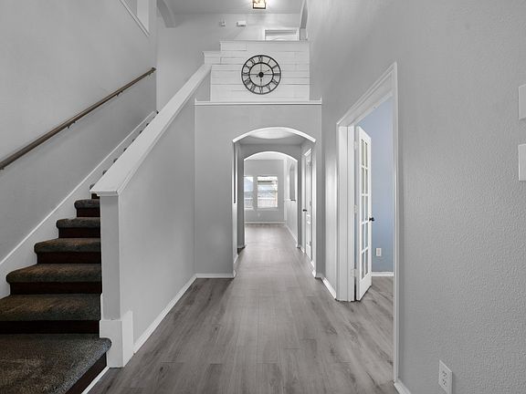 4th image of 317 Sheridan Rd