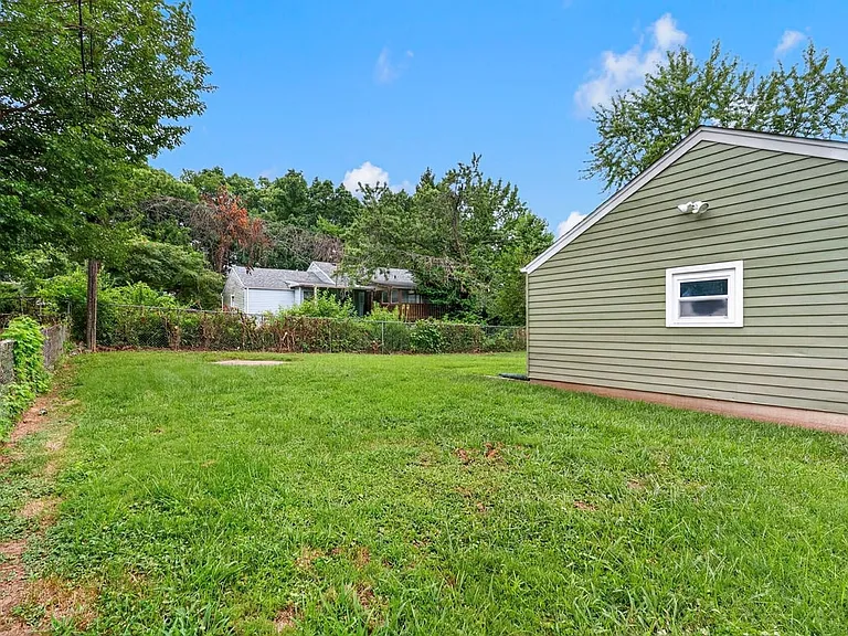 10328 Dudley Dr — Photo 4
