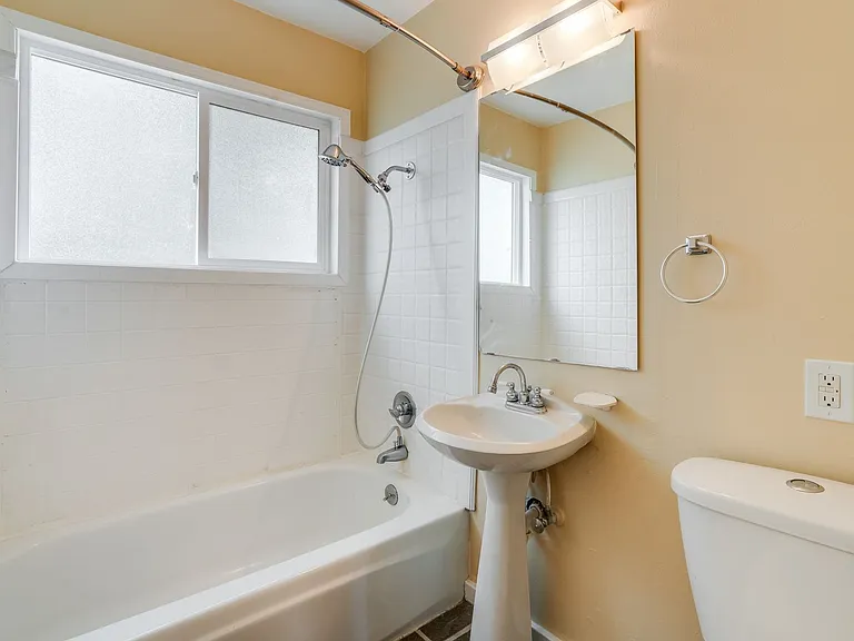 6806 N Monteith Ave — Photo 9