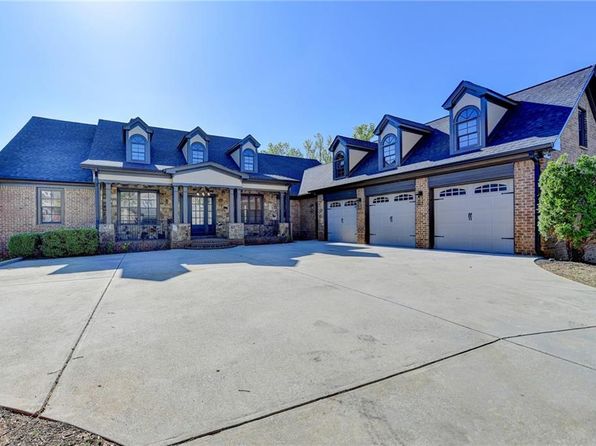 835 Low Falls Ct, Jefferson, GA 30549