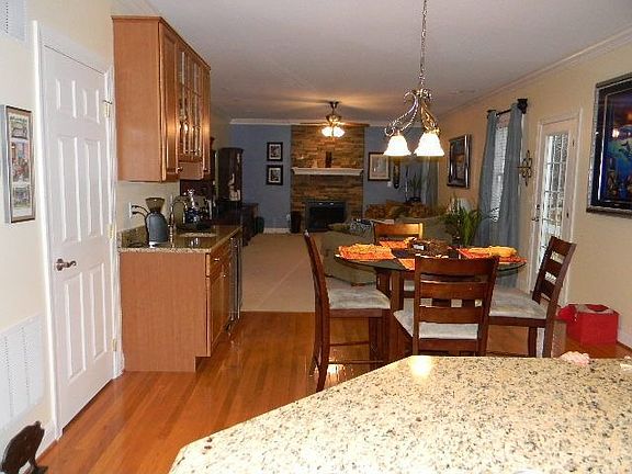 3rd image of 109 Bellemeade Dr