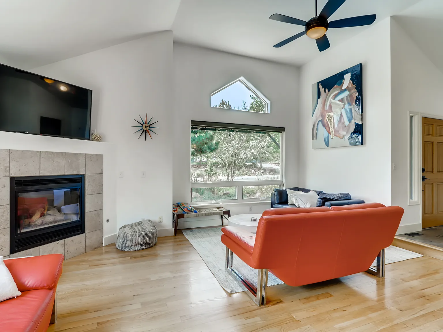 3 bed, 1500 sqft, $3,097 — Photo 2