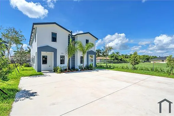 3 bed, 1400 sqft, $2,500 — Photo 2